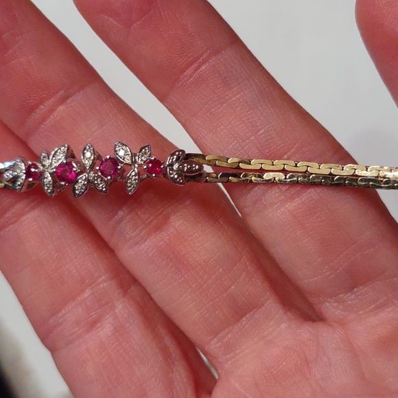Ruby and diamond bracelet with 14kt yellow gold wristband - Picture 3 of 11